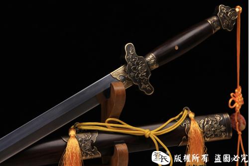 夏初-高性能百炼钢龙泉剑